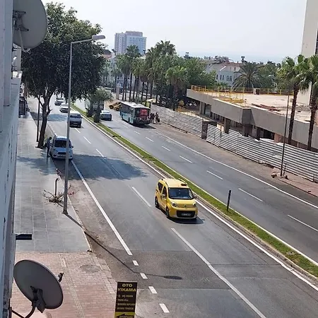Deniz Manzarali Genis Daire Antalya