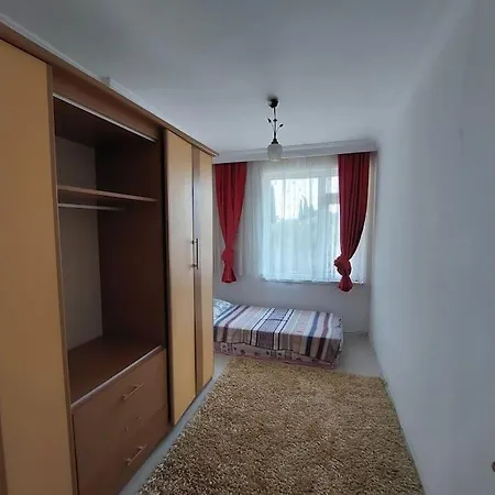 Deniz Manzarali Genis Daire Apartment *